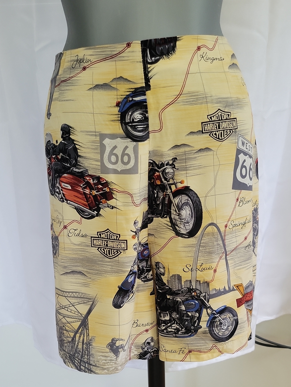 Harley-Davidson x Tori Richards Route 66 Shorts Large Tan/Yellow 90s Vintage